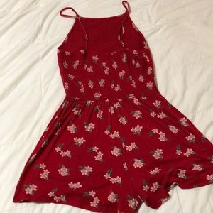 Floral romper super cute rib at the top